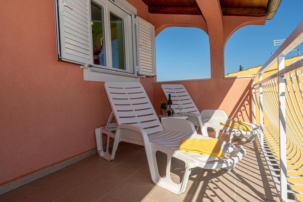Seaview & Balcony Apartment Petra Jadrija Eksteriør bilde