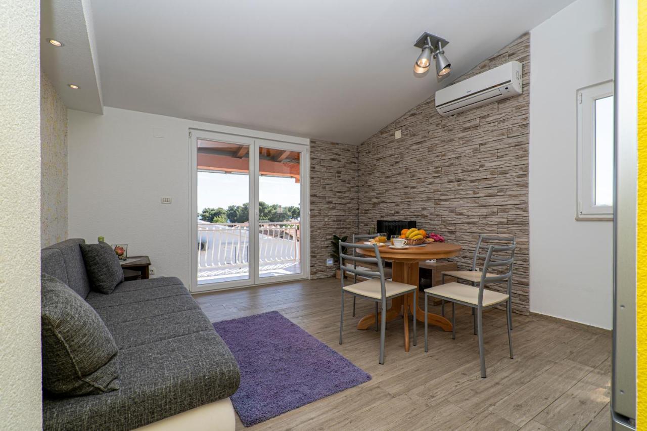 Seaview & Balcony Apartment Petra Jadrija Eksteriør bilde